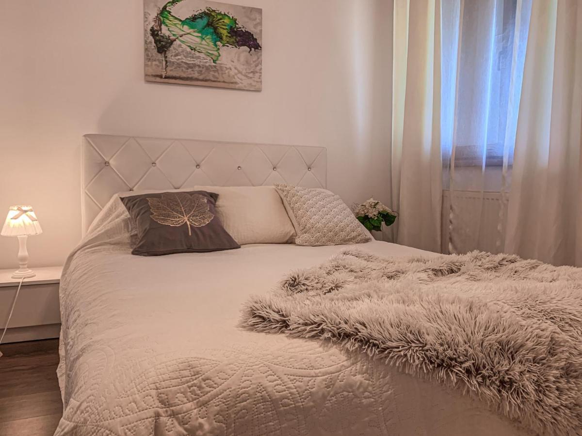 Apartment 2 Rooms Luxury 부쿠레슈티 외부 사진