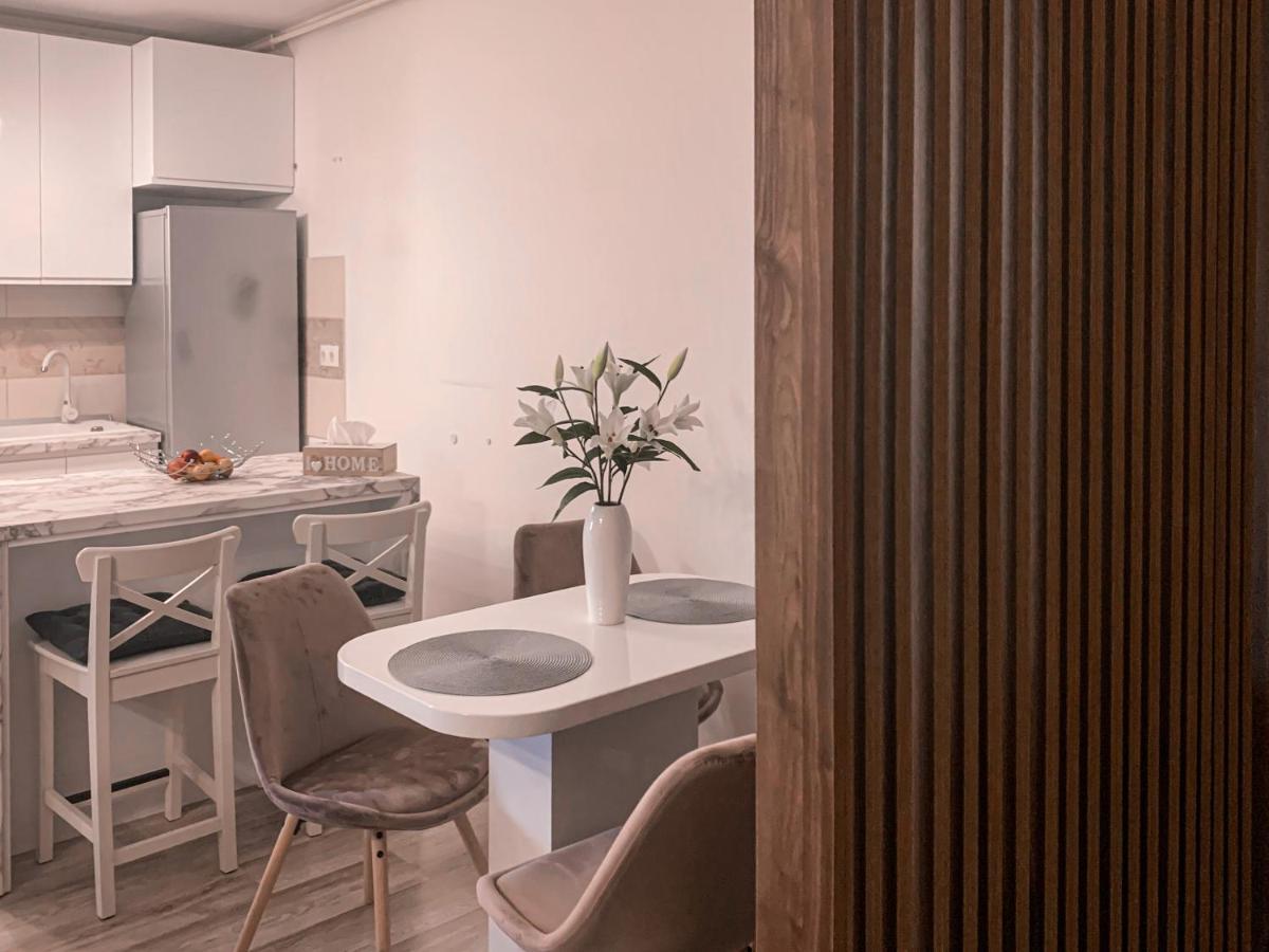Apartment 2 Rooms Luxury 부쿠레슈티 외부 사진