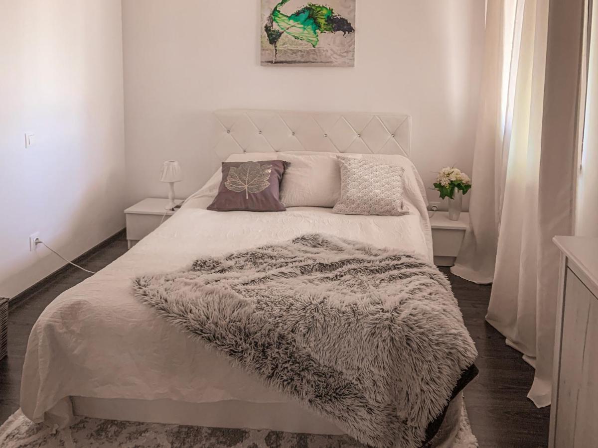 Apartment 2 Rooms Luxury 부쿠레슈티 외부 사진